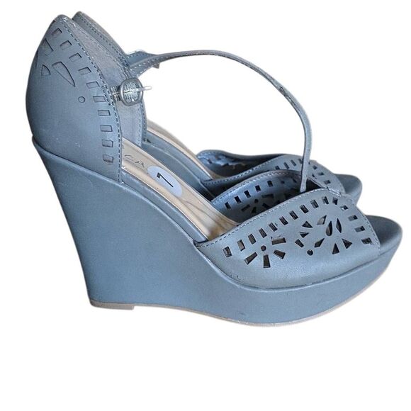 Sbicca Women's Size 7 Gray Peeptoe Cutout Wedge Heels - Picture 6 of 9